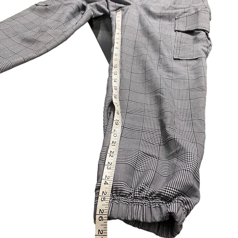 Forever 21 Women's Plaid Cargo Joggers Black and White Trousers Small - Picture 10 of 11